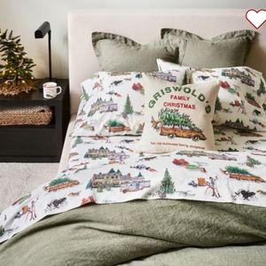 National Lampoon's Christmas Vacation Percale Queen Sheet Set.